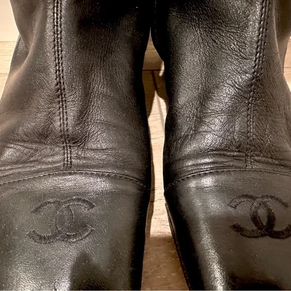 CHANEL Vintage Calf High Boots - Picture 2 of 12